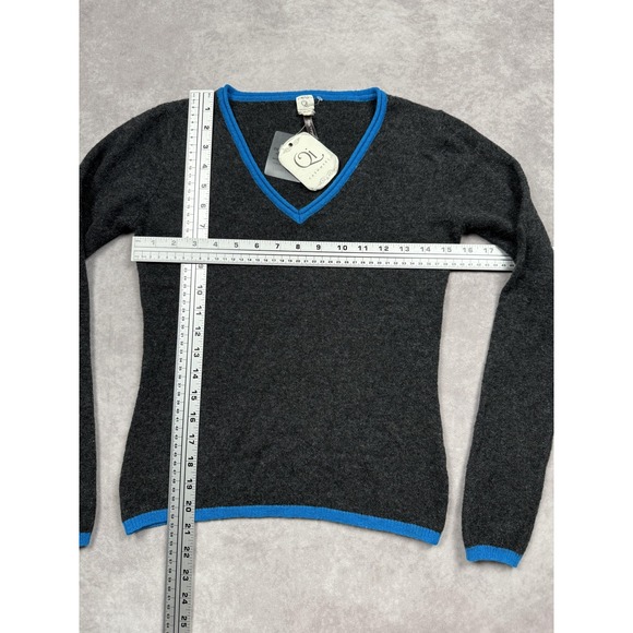 NWT Qi Cashmere Sweater Women Small Gray Blue Trim V Neck 100% Cashmere Pullover - Picture 4 of 16
